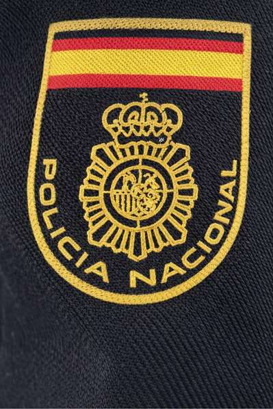 Berjuan Muñeca Gala Oficial de la Policía Nacional 44 cm, idiomas caja e instrucciones: español, inglés, portugués, francés