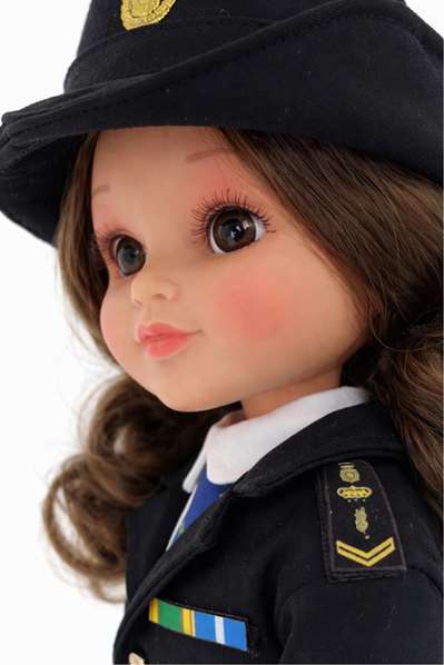 Berjuan Muñeca Gala Oficial de la Policía Nacional 44 cm, idiomas caja e instrucciones: español, inglés, portugués, francés
