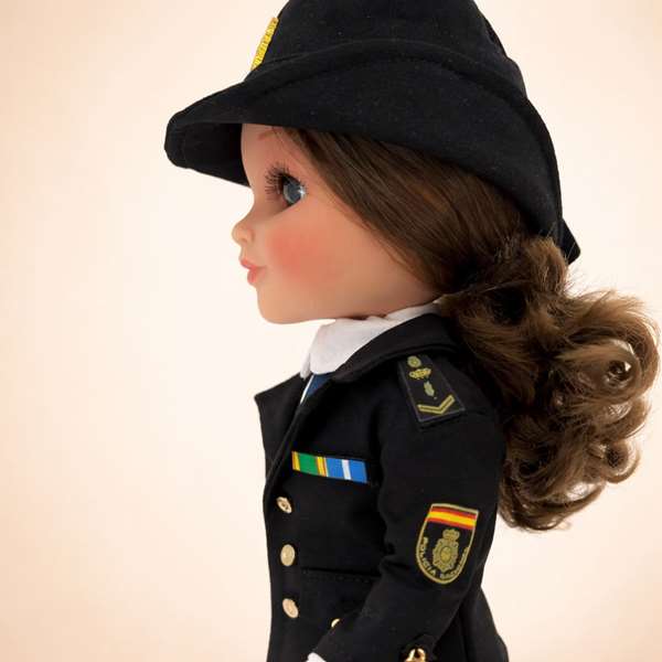 Berjuan Muñeca Gala Oficial de la Policía Nacional 44 cm, idiomas caja e instrucciones: español, inglés, portugués, francés