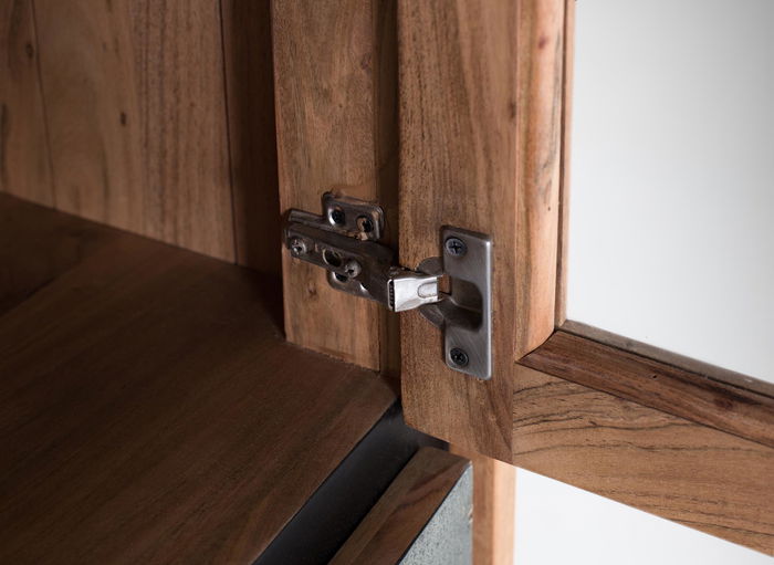 GINER Y COLOMER Aparador de Madera de Acacia 110 cm, con Luces LED, 3 Puertas y 3 Cajones, Estilo Artesanal Natural GINER Y COLOMER Aparador de Madera de Acacia 110 cm, con Luces LED, 3 Puertas y 3 Cajones, Estilo Artesanal Natural