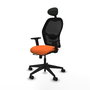 Silla de oficina Alocén con mecanismo Sincro/Traslack tapizada con Tela color Naranja y malla color Negro. Equipada con lumbar 1D, Brazos 2D, Cabecero Fijo y Ruedas 65mm nailon