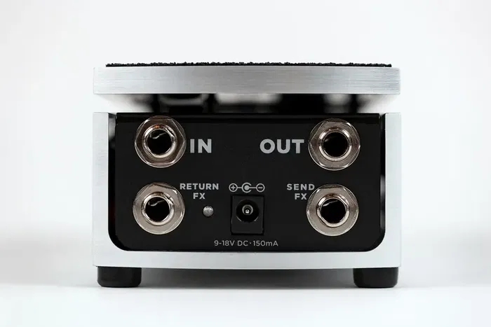 Ernieball VPJR Pedal de Volumen con Afinador Digital y Pantalla Táctil - Plateado