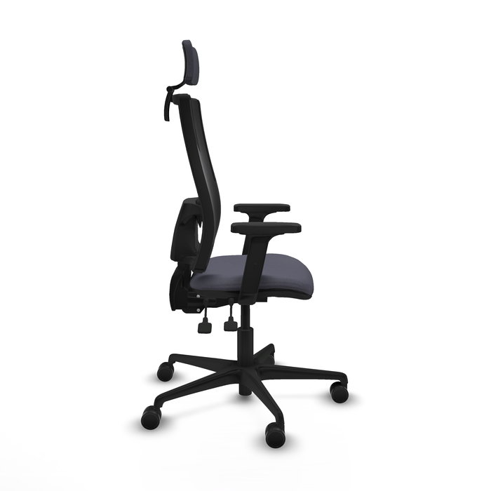 Silla de oficina Bormate con mecanismo Asincro tapizada con Tela color Gris oscuro y malla color Negro. Equipada con lumbar 1D, Brazos 2D, Cabecero 2D y Ruedas 65mm nailon