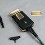 Wahl 07057-016 Travel Shaver Gold Edition - Máquina de viaje color negro y dorado