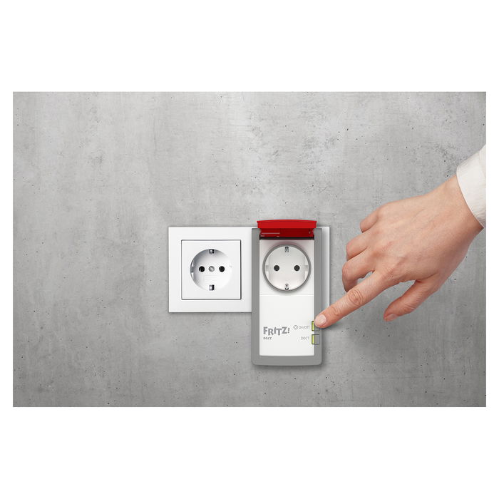 AVM FRITZ! DECT 210 Enchufe Inteligente para Exterior IP44 con Medición de Consumo