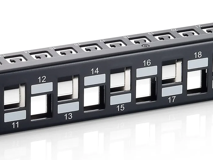 Equip Patch Panel 24 Puertos RJ45 Cat6a 1U 19"