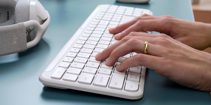 Logitech Teclado Inalámbrico Signature Slim K950