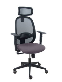 Silla de oficina Cilanco con mecanismo Sincro tapizada con Tela color Gris oscuro y malla color Negro. Equipada con lumbar 1D, Brazos 1D, Cabecero 2D y Ruedas de parqué