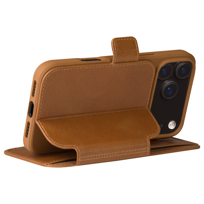 Dbramante1928 Copenhagen Funda con tapa de cuero para Apple iPhone 17 Pro Max, Marrón Dbramante1928 Copenhagen Funda con tapa de cuero para Apple iPhone 17 Pro Max, Marrón