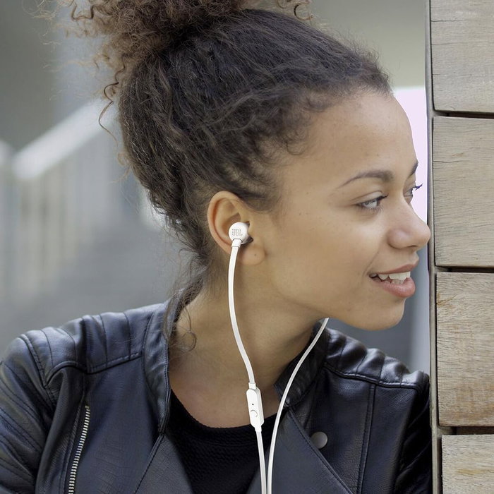 JBL Tune 110 Auriculares Intrauditivos con Micrófono Blanco