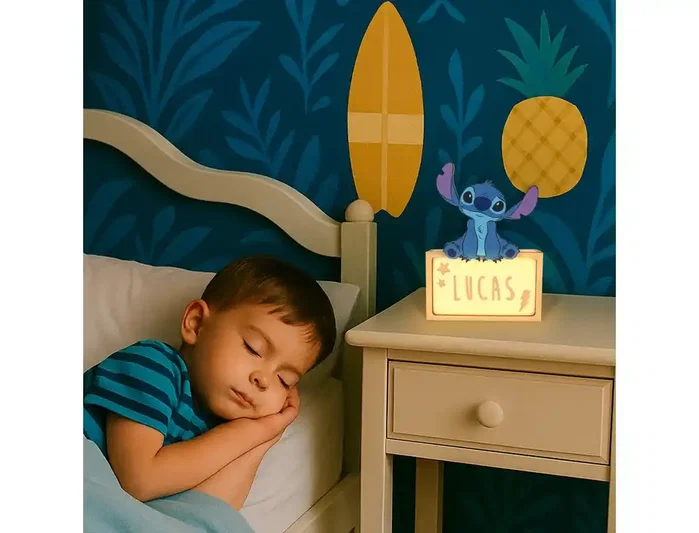 Wondee Lámpara de noche de madera personalizable Stitch