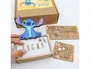 Wondee Lámpara de noche de madera personalizable Stitch