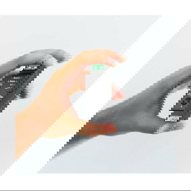 Shelly Relé Inteligente Wave Pro 2PM para Montaje en Rail DIN, 25A, 2 Canales, Z-Wave, Control de Energía, Negro