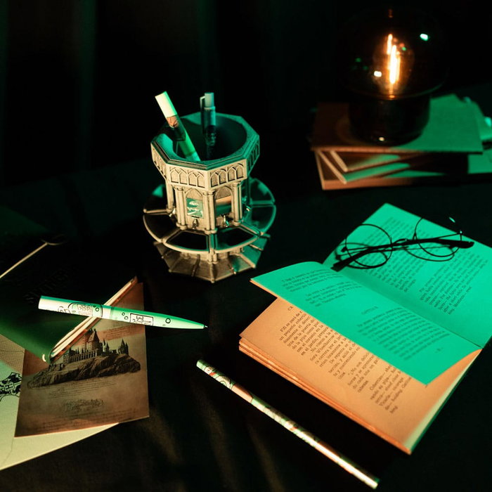 Grupo Erik Portalápices y Kit de Papelería Harry Potter Grupo Erik Portalápices y Kit de Papelería Harry Potter