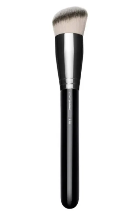 MAC 170 Synthetic Rounded Slant Foundation Brush MAC 170 Synthetic Rounded Slant Foundation Brush