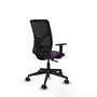 Silla de oficina Motilla con mecanismo Sincro tapizada con Tela color Morado y malla color negra. Equipada con lumbar 1D, Brazos 1D y Ruedas 65mm nailon
