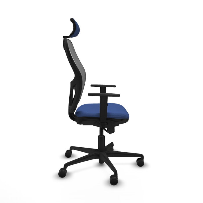 Silla de oficina Jorquera con mecanismo Sincro tapizada con Tela color Azul marino y malla color Gris. Equipada con lumbar 1D, Brazos 1D, Cabecero 2D y Ruedas 65mm nailon