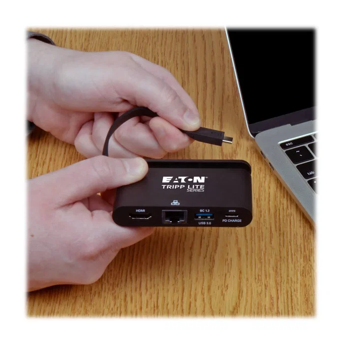 Tripp Lite U444-T6N-H4GUBC Adaptador USB-C a HDMI 4K Multipuerto con Carga PD 100W, USB 3.1, Puerto Gigabit Ethernet, Cable Autoguardado, Negro