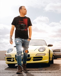 Radikal Camiseta Porsche 911 Perfección Alemana Negra RKPGQ101S Talla S