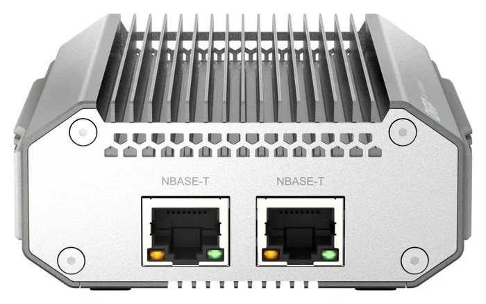 QNAP QNA-UC10G2T Adaptador de Red USB4 a 2 x 10GBASE-T