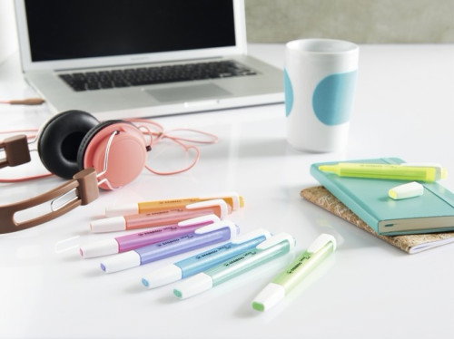 Stabilo Swing Cool Estuche de 4 Rotuladores Fluorescentes Surtidos Stabilo Swing Cool Estuche de 4 Rotuladores Fluorescentes Surtidos