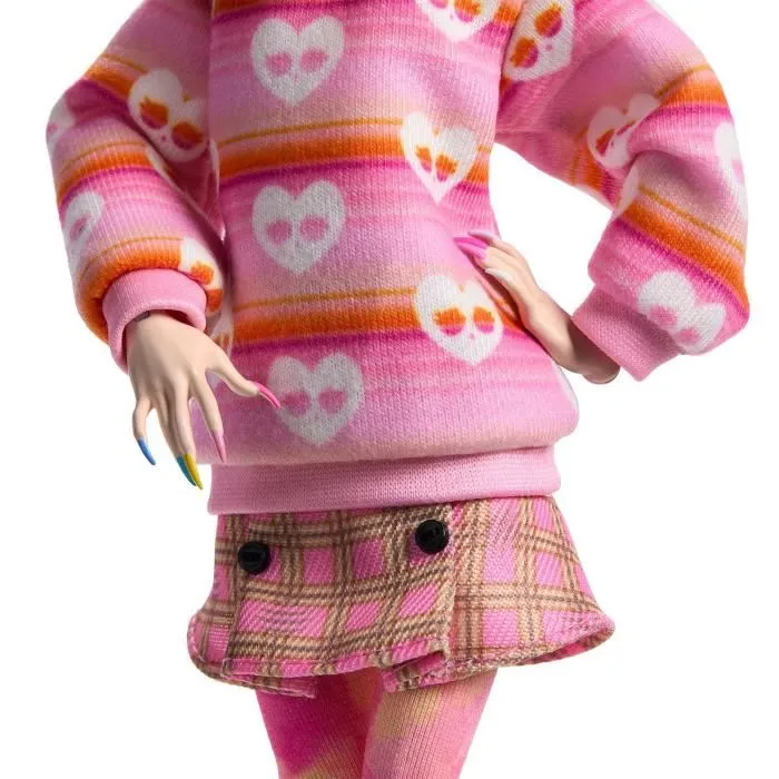 Monster High Muñeca Enid Sinclair con traje rosa y accesorios HXJ05