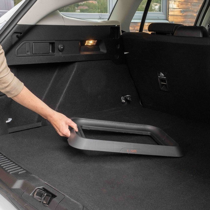 Armster Cesta Rojo V01763 para Compra en Coche, Adaptador Antideslizante, Diseño Moderno, 92.3% Plástico Reciclado, Fácil Limpieza