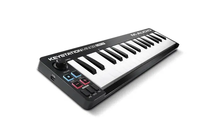 MAUDIO Keystation Mini 32 MK3 Teclado Controlador MIDI USB con 32 Teclas Mini Sensibles a la Velocidad, Botones de Octava, Pitch y Modulación, Alimentación por USB
