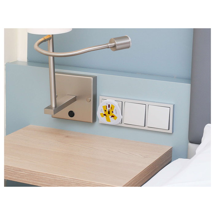 SKROSS Länderstecker World to Europe Blanco