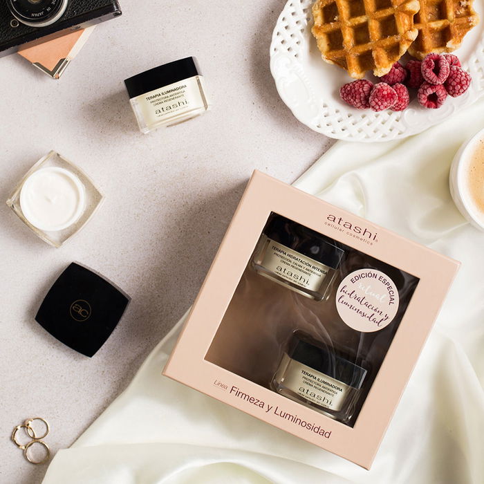 Atashi FIRMEZA Y LUMINOSIDAD lote 2 pz Tratamiento Facial Reafirmante Efecto Flash para Pieles Todo Tipo