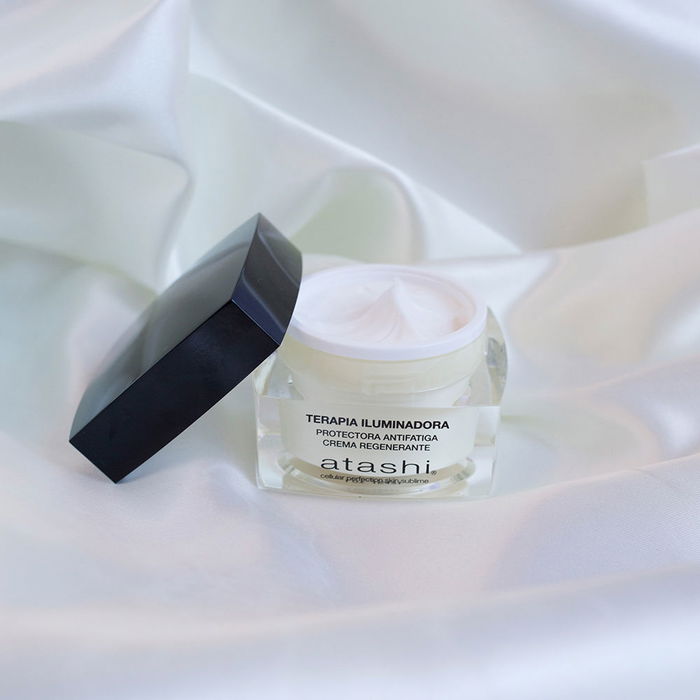 Atashi FIRMEZA Y LUMINOSIDAD lote 2 pz Tratamiento Facial Reafirmante Efecto Flash para Pieles Todo Tipo