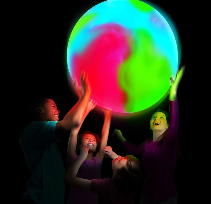 Wubble 62941155 Super Wubble Pelota Gigante Inflable Tie Dye Brilla en la Oscuridad, 75 cm, con Kit de Reparación, para Niños +6 Años