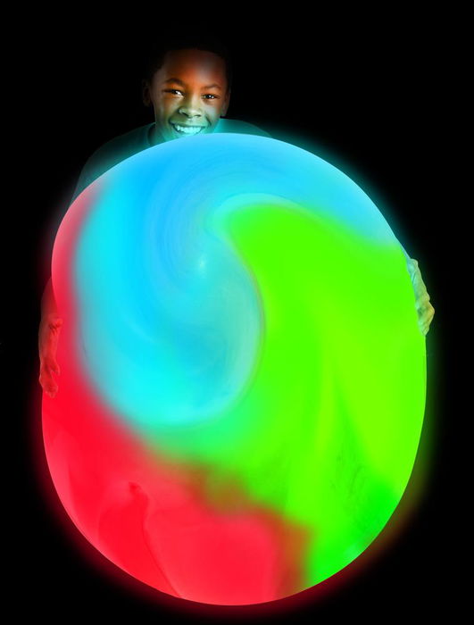 Wubble 62941155 Super Wubble Pelota Gigante Inflable Tie Dye Brilla en la Oscuridad, 75 cm, con Kit de Reparación, para Niños +6 Años