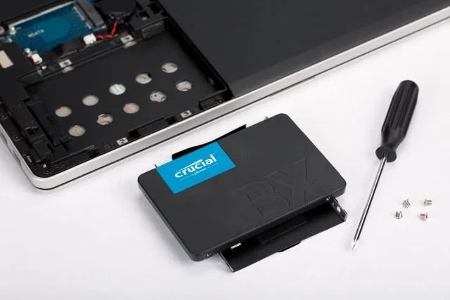 Crucial BX500 1 TB 2.5 SSD SATA III Crucial BX500 1 TB 2.5 SSD SATA III