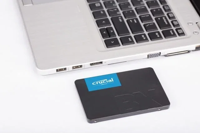Crucial BX500 1 TB 2.5 SSD SATA III Crucial BX500 1 TB 2.5 SSD SATA III