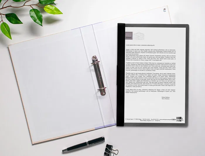 Liderpapel 35365 Carpeta Dossier con Pinza Lateral Negro Polipropileno DIN A4 para 30 Hojas con Pinza Deslizante