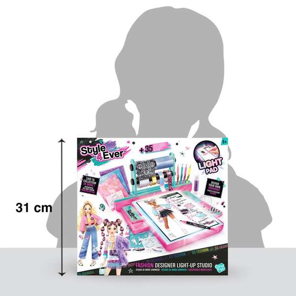 Canal Toys Juego Estudio de Diseño de Moda Fashion Designer con Luz para Crear Pulseras, Incluye Cuentas y Abalorios - 34x31x8cm Canal Toys Juego Estudio de Diseño de Moda Fashion Designer con Luz para Crear Pulseras, Incluye Cuentas y Abalorios - 34x31x8cm