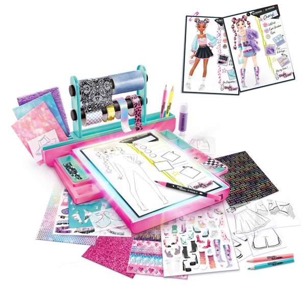 Canal Toys Juego Estudio de Diseño de Moda Fashion Designer con Luz para Crear Pulseras, Incluye Cuentas y Abalorios - 34x31x8cm Canal Toys Juego Estudio de Diseño de Moda Fashion Designer con Luz para Crear Pulseras, Incluye Cuentas y Abalorios - 34x31x8cm