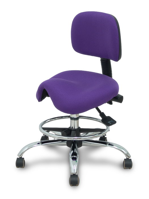 Taburete Zarza con mecanismo Asincro tapizada con Tela color Lila. Equipado con Base cromada, Sin brazos y Ruedas de parqué