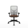 Silla de oficina Motilla con mecanismo Sincro tapizada con Tela color Marrón oscuro y malla color Blanco. Equipada con lumbar 1D, Brazos 3D y Ruedas 65 mm parqué