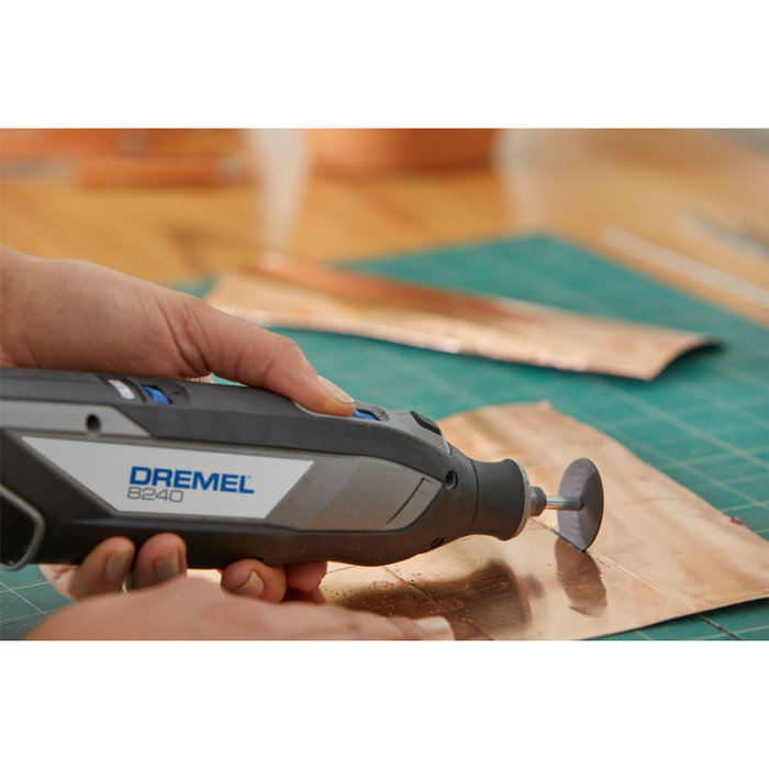 Dremel 8240-3/45 Multiherramienta inalámbrica de 12V con 45 accesorios
