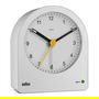 Braun BC-22-W Reloj Despertador Clásico Analógico Blanco con Movimiento Silencioso y Alarma Creciente