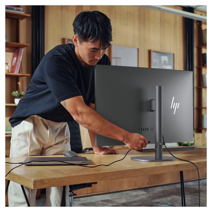 HP OmniStudio X All-in-One 32-c0077ng plata con Windows 11 Home