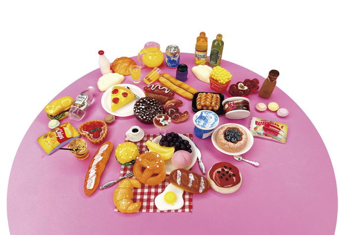 Bizak Mini World Caprichos Cápsula Sorpresa Coleccionable - 70 Modelos Diferentes, Miniaturas de Comida, Dulces y Bebidas con Pegatinas