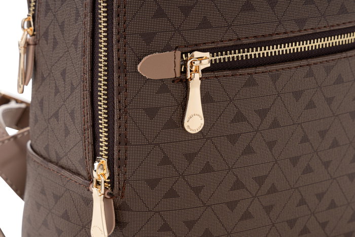 Vince Camuto Pescara - Mochila de polipiel marrón para mujer, con dos bolsillos interiores, 32x15x28 cm Vince Camuto Pescara - Mochila de polipiel marrón para mujer, con dos bolsillos interiores, 32x15x28 cm