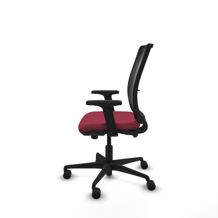 Silla de oficina Haches con mecanismo Sincro/Traslack tapizada con Tela color Granate y malla color Negro. Equipada con lumbar 1D, Brazos 2D y Ruedas 65mm nailon Silla de oficina Haches con mecanismo Sincro/Traslack tapizada con Tela color Granate y malla color Negro. Equipada con lumbar 1D, Brazos 2D y Ruedas 65mm nailon