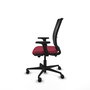 Silla de oficina Haches con mecanismo Sincro/Traslack tapizada con Tela color Granate y malla color Negro. Equipada con lumbar 1D, Brazos 2D y Ruedas 65mm nailon
