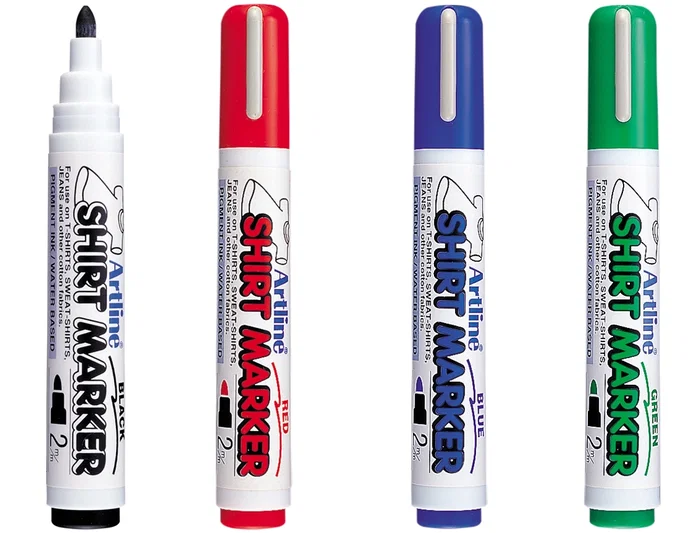Artline EKT-2 Rotulador para Camiseta, Punta Redonda 2 mm, Negro, Rojo, Azul y Verde, Caja de 4 Unidades