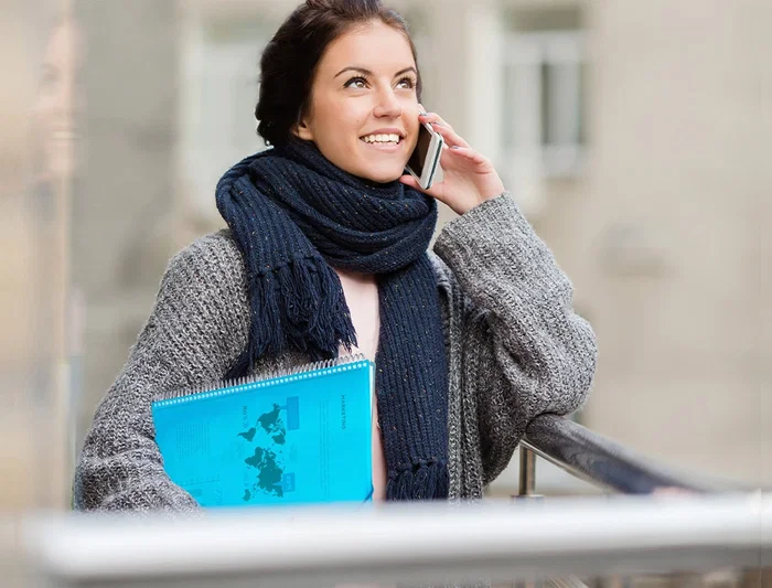 Liderpapel Carpeta Escaparate con Espiral, 60 Fundas, Polipropileno, DIN A4, Azul