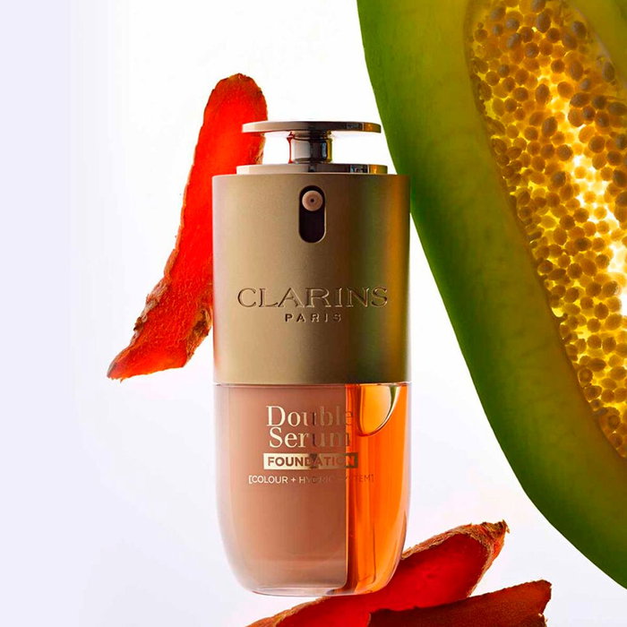 Clarins Double Serum Base de Maquillaje Híbrida en Serum Antiedad #M3C - 30 ml, 16 Tonos, Cobertura Ajustable, Fórmula Radiante con Tecnología AURA